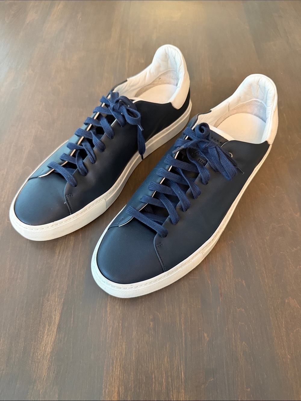 Good Man Legend Z Men’s Blue and White Leather Low Top Sneakers size 13